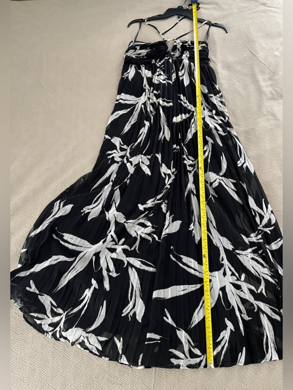 White House Black Market 🆕 Black & White Pleated Halter Maxi Dress size 4 - Picture 7 of 13